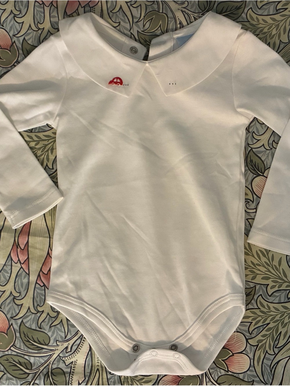 bella bliss White Long-Sleeve One-Piece with Red Car Collar Detail